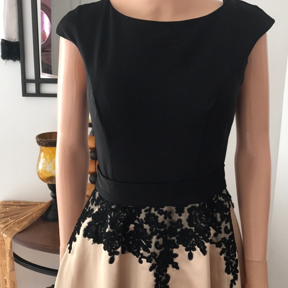 Beautiful black gold gown very beautiful - Picture 2 of 4